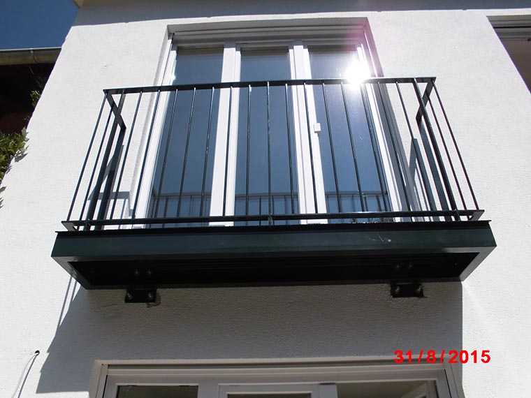 Verzinkte und pulverbeschichtete Balkonanlage