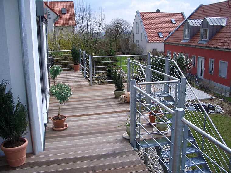 Verzinkte Balkonanlage