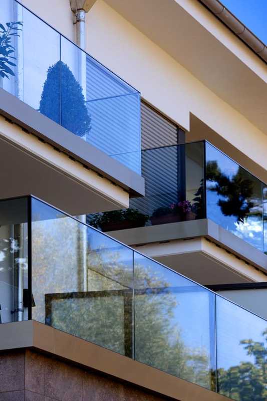 Balkongeländer aus Ganzglas