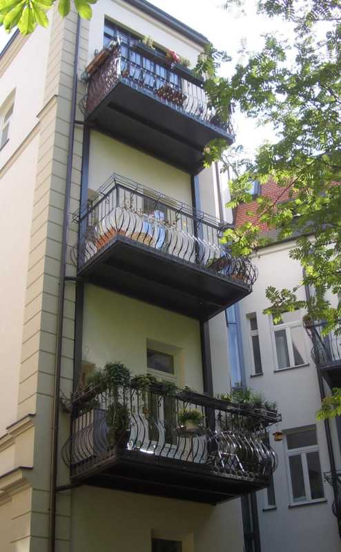 Balkon an denkmalgeschütztem Haus
