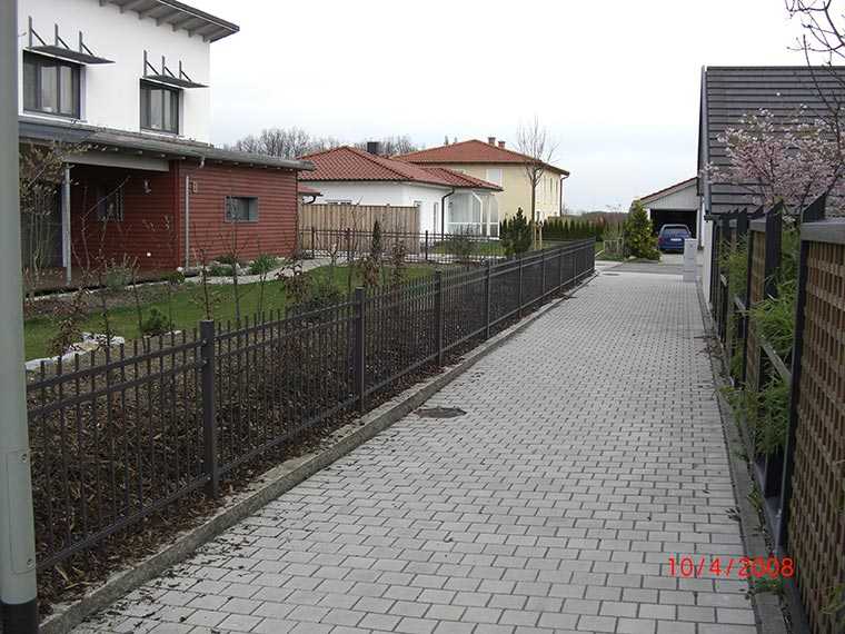 Verzinkter und pulverbeschichteter Gartenzaun