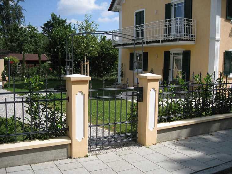 Verzinkter und pulverbeschichteter Gartenzaun