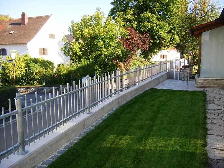 Verzinkter Gartenzaun